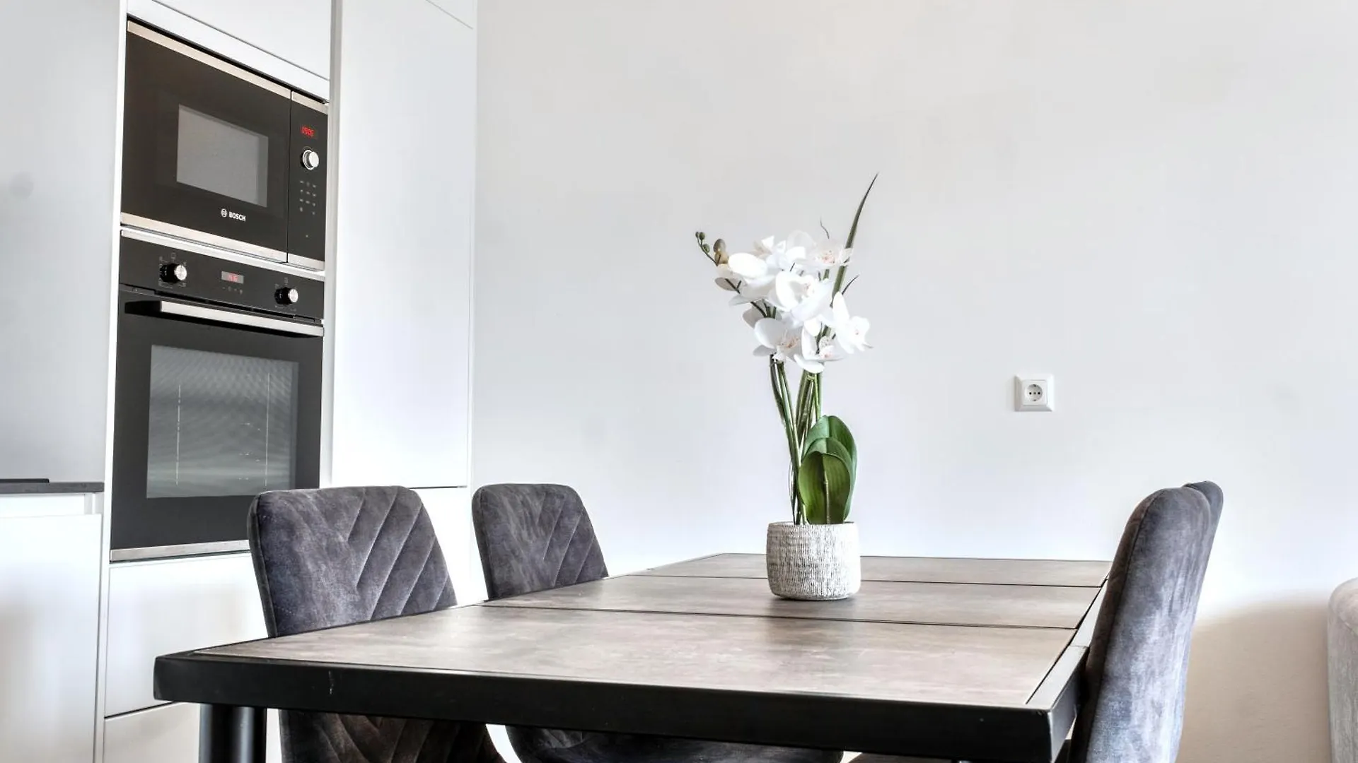 Apartment Long Term Stay I 7 Minutes To Inner City I At Metro Vienna Austria